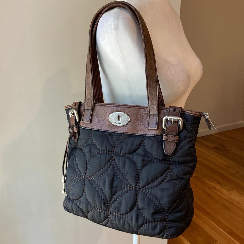 Fossil quilted shoulder bag, good used condition, 12"X10"X5"